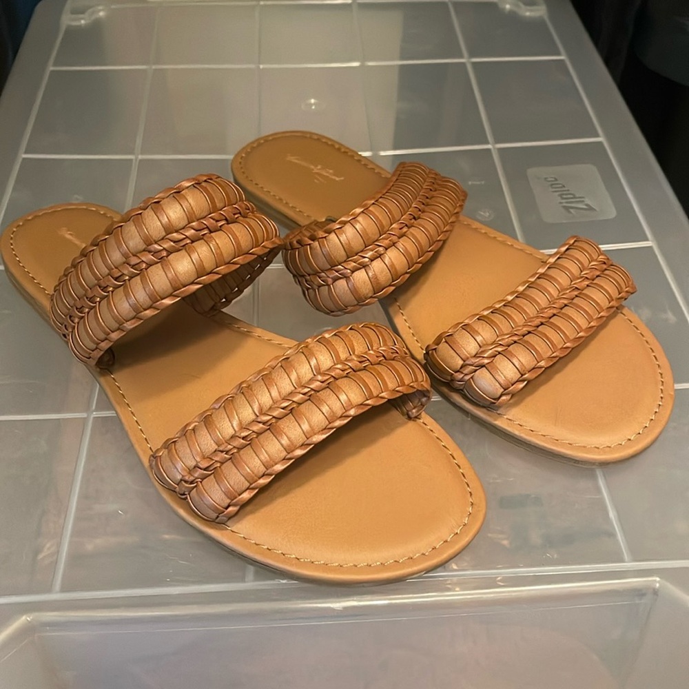Universal Thread sandals